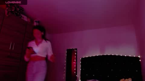 Juli online show from 16, 9, 2025