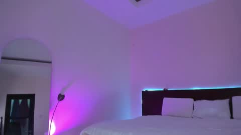 Snapshot of holy_khloe chatting on 14, 2, 2025 Kira Purrr online show from 14, 2, 2025