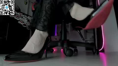 holy_mistresss online show from 25, 6, 2026