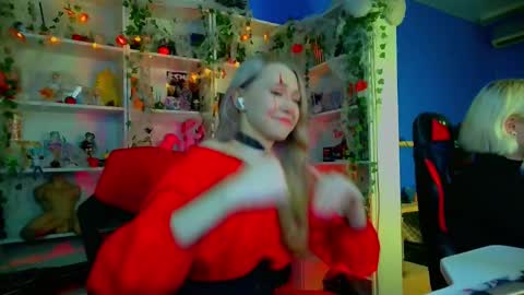 Snapshot of holy_rumi chatting on 31, 10, 2025 Rumi online show from 31, 10, 2025