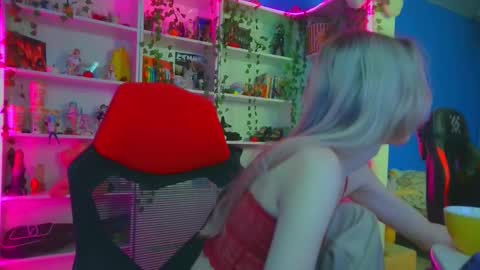 Snapshot of holy_rumi chatting on 9, 11, 2025 Rumi online show from 9, 11, 2025