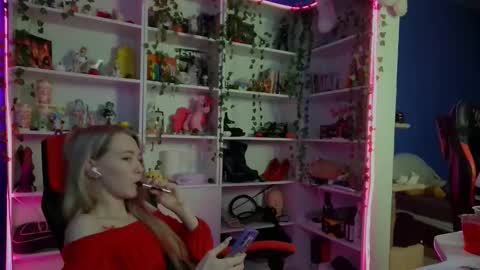 Snapshot of holy_rumi chatting on 30, 11, 2025 Rumi online show from 30, 11, 2025