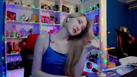 Snapshot of holy_rumi chatting on 16, 12, 2025 Rumi online show from 16, 12, 2025