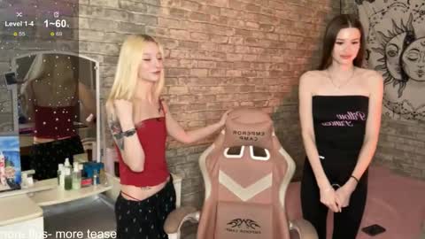 Snapshot of holybabe342 chatting on 21, 12, 2025 Vio online show from 21, 12, 2025