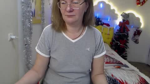 Snapshot of holymilfa chatting on 8, 12, 2024 holymilfa online show from 8, 12, 2024