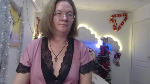 Snapshot of holymilfa chatting on 4, 1, 2025 holymilfa online show from 4, 1, 2025