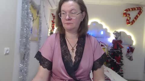 Snapshot of holymilfa chatting on 5, 1, 2025 holymilfa online show from 5, 1, 2025