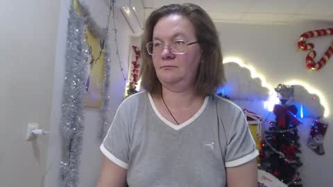 Snapshot of holymilfa chatting on 5, 1, 2025 holymilfa online show from 5, 1, 2025