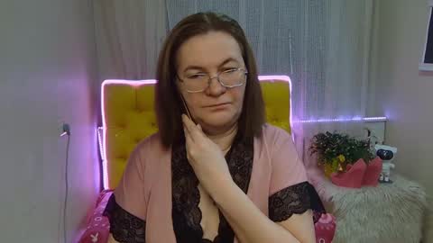 Snapshot of holymilfa chatting on 1, 2, 2025 holymilfa online show from 1, 2, 2025