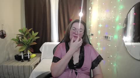 Snapshot of holymilfa chatting on 1, 2, 2025 holymilfa online show from 1, 2, 2025