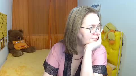 Snapshot of holymilfa chatting on 1, 2, 2025 holymilfa online show from 1, 2, 2025