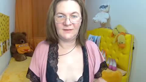 Snapshot of holymilfa chatting on 1, 2, 2025 holymilfa online show from 1, 2, 2025