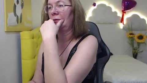 Snapshot of holymilfa chatting on 9, 2, 2025 holymilfa online show from 9, 2, 2025