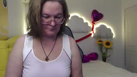 Snapshot of holymilfa chatting on 20, 2, 2025 holymilfa online show from 20, 2, 2025