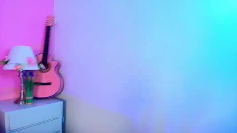 honeeymoonn online show from 24, 9, 2025