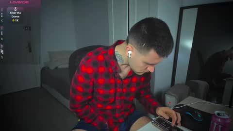 Andrew online show from 8, 3, 2025