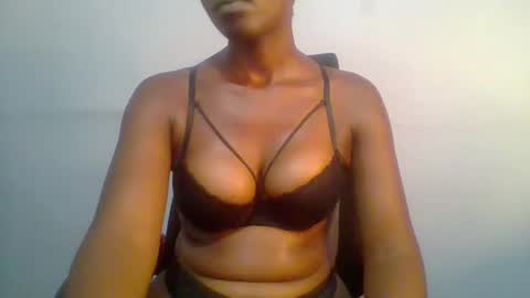 Snapshot of honey_beb chatting on 19, 2, 2025 honey_beb online show from 19, 2, 2025