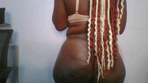 Snapshot of honey_beb chatting on 4, 10, 2025 honey_beb online show from 4, 10, 2025