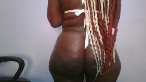 Snapshot of honey_beb chatting on 4, 10, 2025 honey_beb online show from 4, 10, 2025