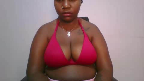 Snapshot of honey_beb chatting on 11, 10, 2025 honey_beb online show from 11, 10, 2025