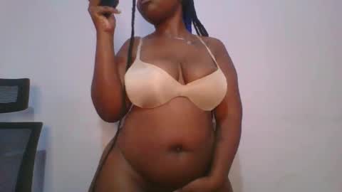 Snapshot of honey_beb chatting on 13, 11, 2025 honey_beb online show from 13, 11, 2025