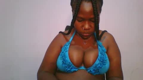 Snapshot of honey_beb chatting on 14, 11, 2025 honey_beb online show from 14, 11, 2025