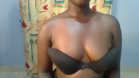 Snapshot of honey_beb chatting on 15, 12, 2025 honey_beb online show from 15, 12, 2025