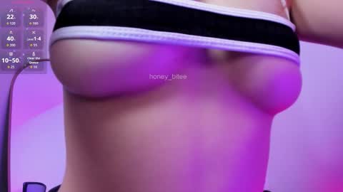 Snapshot of honey_bitee chatting on 7, 2, 2026 Hi Im Annie vic Your dreams came true online show from 7, 2, 2026