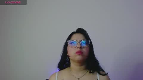 Snapshot of honey_buns_1 chatting on 2, 3, 2025 mimi online show from 2, 3, 2025