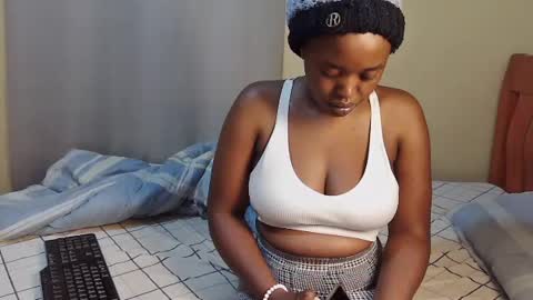 Snapshot of honey_caddy chatting on 27, 6, 2026 honey_caddy online show from 27, 6, 2026