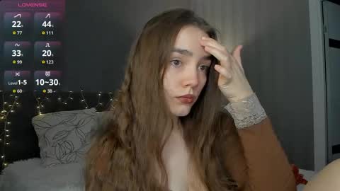 Snapshot of honey_chantal chatting on 1, 6, 2026 Chantal online show from 1, 6, 2026