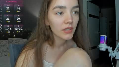 Snapshot of honey_chantal chatting on 8, 6, 2026 Chantal online show from 8, 6, 2026
