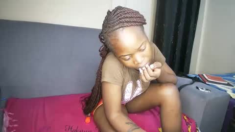 Snapshot of honey_drop1 chatting on 14, 2, 2026 honey drop online show from 14, 2, 2026