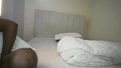 Snapshot of honey_drop1 chatting on 1, 3, 2026 honey drop online show from 1, 3, 2026