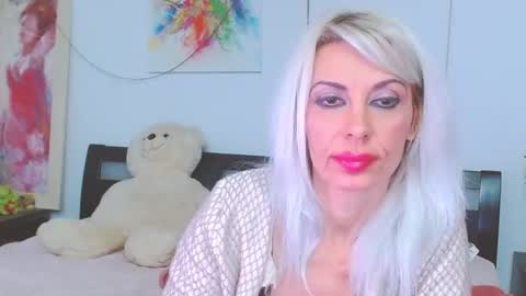 honey_lara online show from 6, 1, 2026