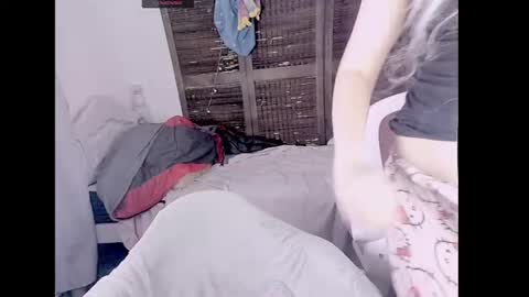 Honey Apple Alaska online show from 25, 10, 2025