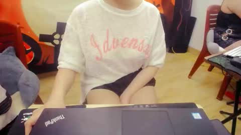 Snapshot of honeybaby2k chatting on 4, 11, 2025 honeybaby2k online show from 4, 11, 2025