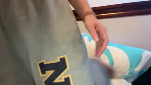 Snapshot of honeybun_z chatting on 7, 10, 2025 honeybun_z online show from 7, 10, 2025