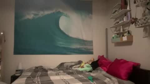 Snapshot of honeybun_z chatting on 4, 12, 2025 honeybun_z online show from 4, 12, 2025