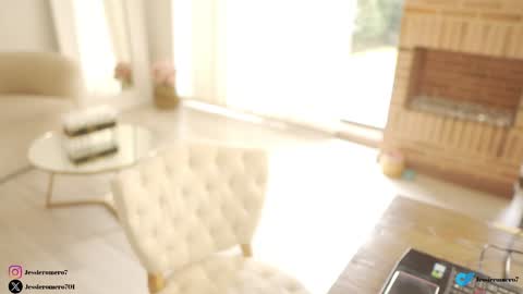 Snapshot of honeyco57 chatting on 11, 3, 2025 Jessie online show from 11, 3, 2025