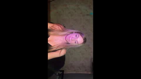 Snapshot of honeylune_ chatting on 27, 7, 2026 Lovia online show from 27, 7, 2026