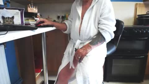 honeymaster290 online show from 14, 10, 2025