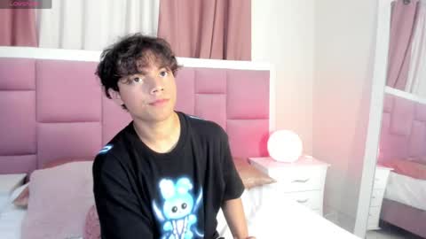 Snapshot of honeymoon_sariel chatting on 2, 6, 2026 honeymoon_sariel online show from 2, 6, 2026