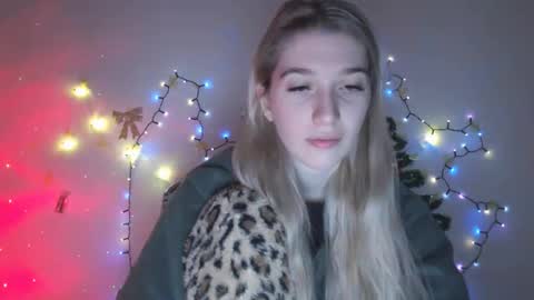 honeyveil online show from 23, 12, 2025