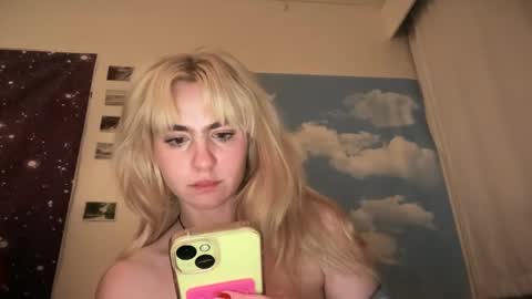 Emi Rose online show from 13, 2, 2025