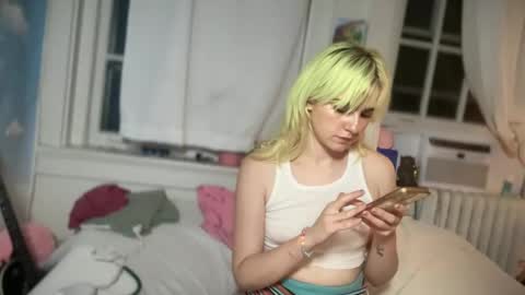 Emi Rose online show from 9, 9, 2025