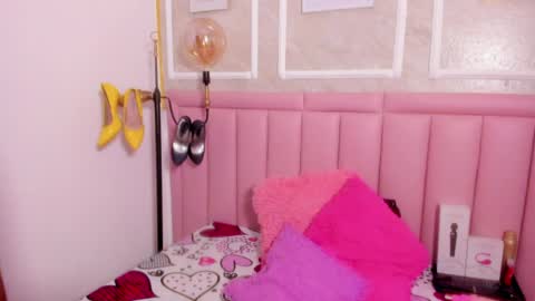 holly online show from 28, 3, 2026