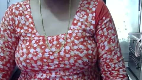 Snapshot of horneydesibaby chatting on 9, 11, 2025 horneydesibaby online show from 9, 11, 2025