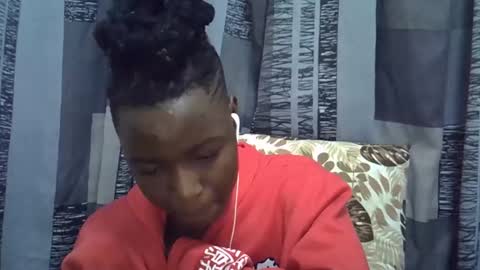 Snapshot of horny_baddie18 chatting on 6, 4, 2026 Leila online show from 6, 4, 2026