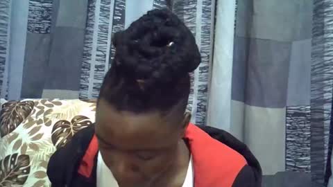 Snapshot of horny_baddie18 chatting on 8, 4, 2026 Leila online show from 8, 4, 2026